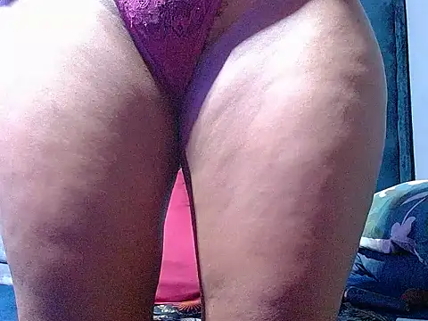 SpicyKitty33 webcam