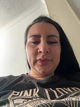 abril_luv - Abril_Luv's free webcam - UK Sex Cams