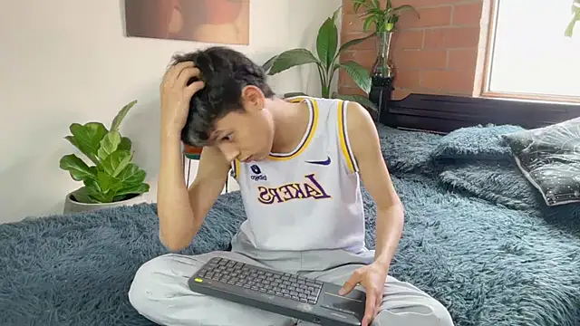 Andy_Belier23's live cam