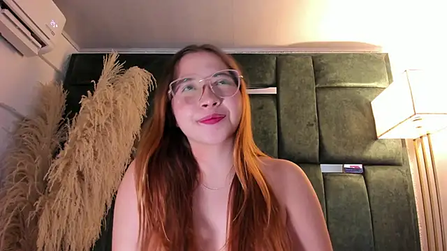 AliciaWhite_nt webcam