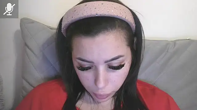 LovelyJulliette webcam