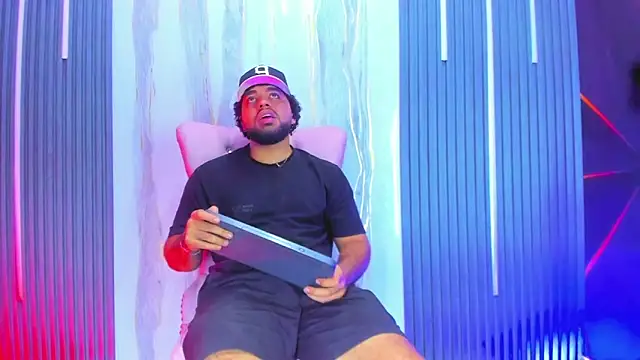 Chris_Evans22 webcam