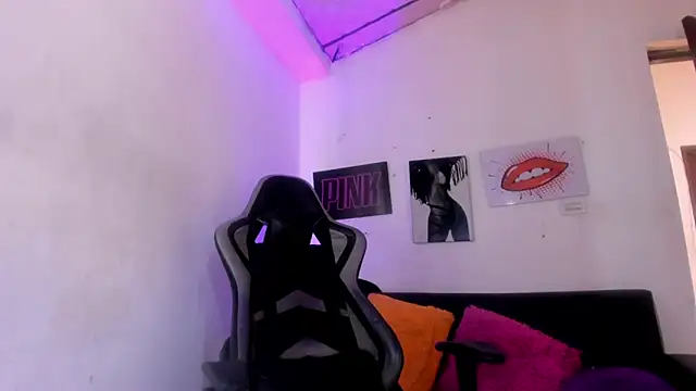 crisstal_miler webcam