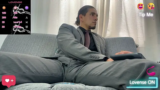 Tom_blunt96 live sex cam