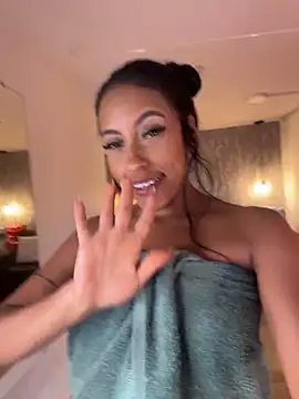 Alahia_Betancurr webcam