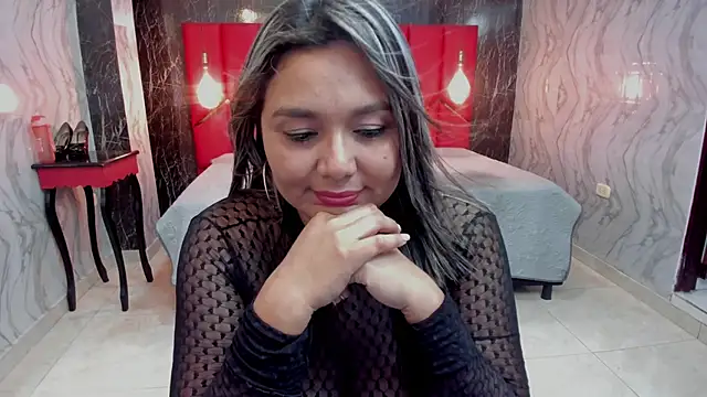 LatinaHoleQueen webcam