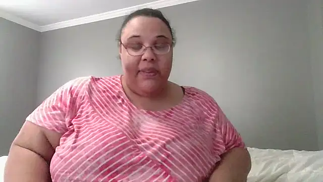 SexyBBW10790 webcam