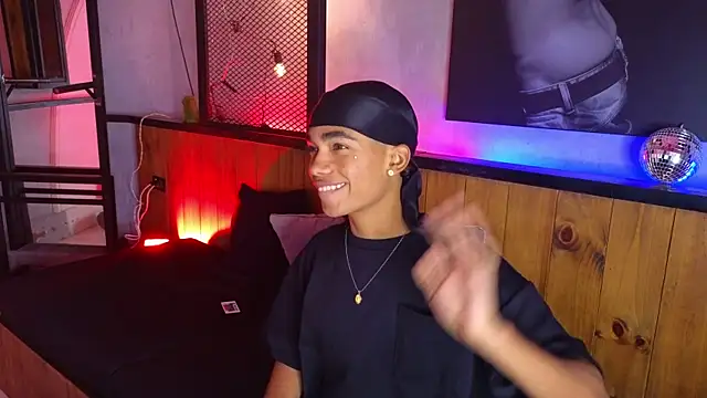 AlanCutee live sex cam