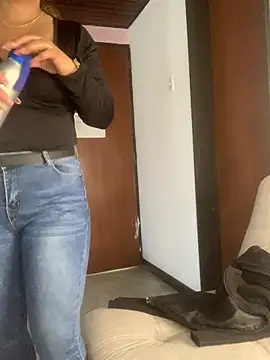 TianaRios_Pink webcam