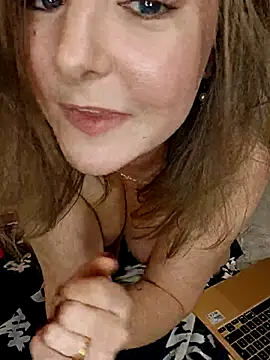 SwedishJennifer webcam