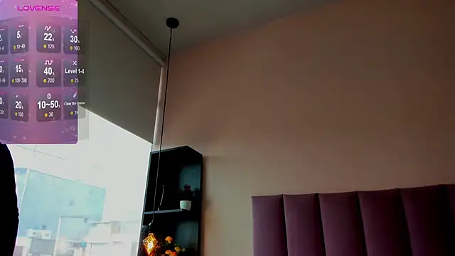 violet_myerrs webcam