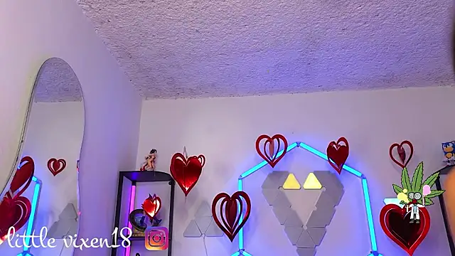 littlevixen18 webcam
