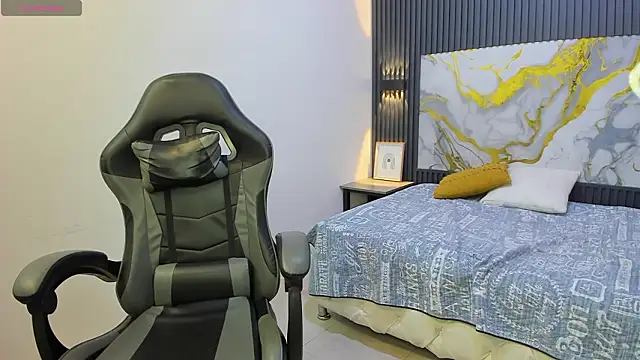 Dark_Desiree18 webcam