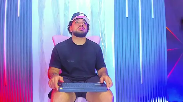 Chris_Evans22 webcam