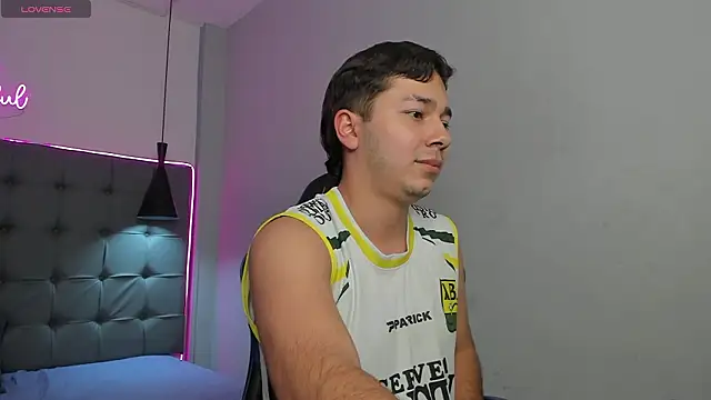 Julian_Smith21 webcam