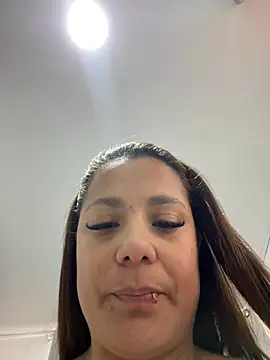 Pretty__Milf webcam