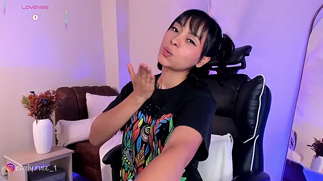 emilyruiz1 - Emilyruiz1's free webcam - UK Sex Cams