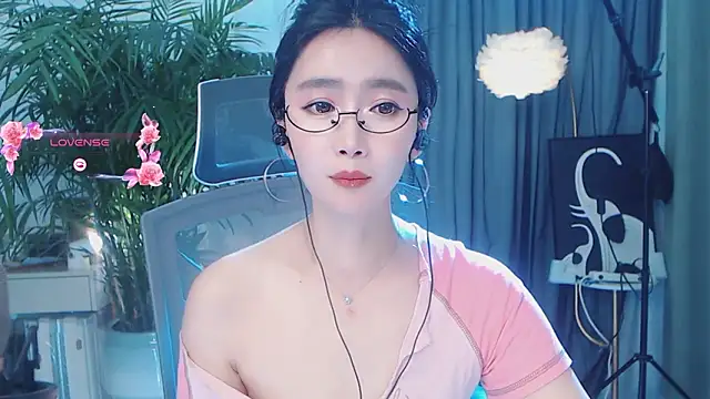 feifei-love from StripChat is Freechat