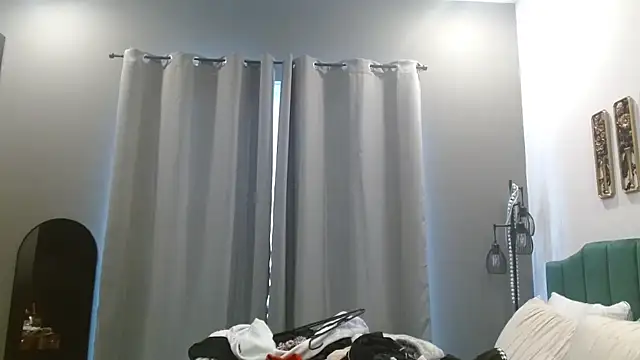 HazelSkyesChat webcam