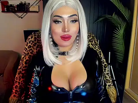BigDominaMia webcam