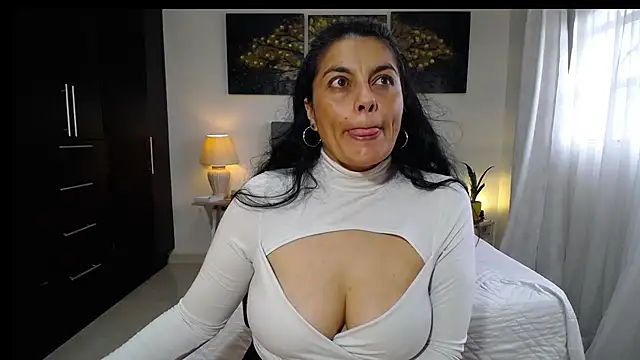 lust_mom41 - Lust_Mom41's free webcam - UK Sex Cams