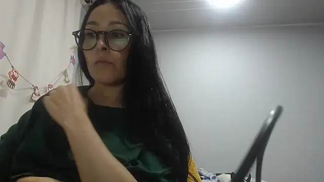 naughthyany16 webcam