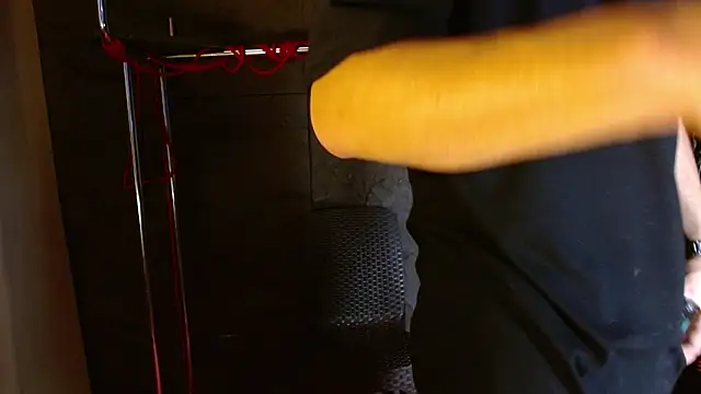 Master_kratos_and_Megan webcam