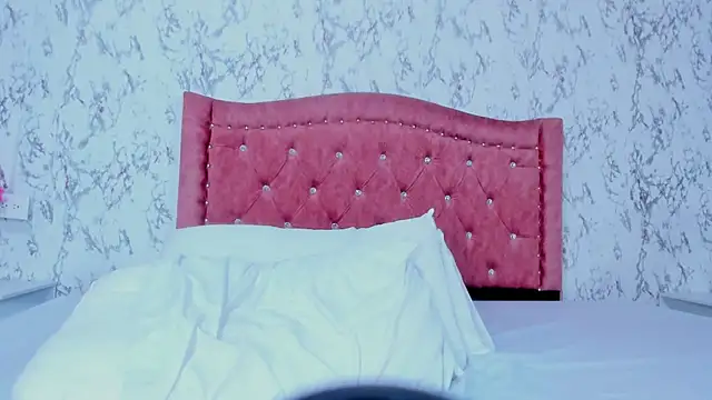 Mia_Malkovaa_ webcam