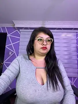 miiaajoness - MiiaaJoness's free webcam - UK Sex Cams