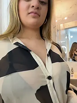 Antonella_Julieta webcam