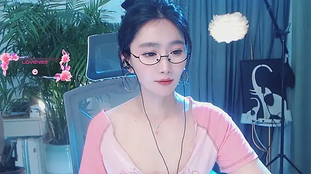 美女feifei-love在线直播