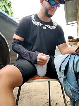 PIGHIGHDIRTY_p0 webcam