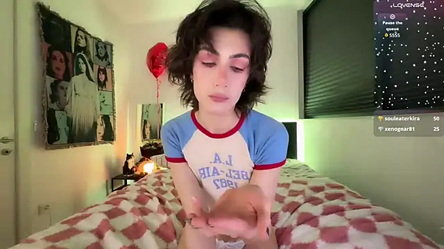 kira_yoshika9e webcam