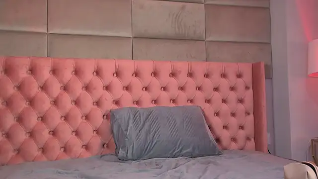 elaramorel - ElaraMorel's free webcam - UK Sex Cams