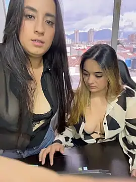 Antonella_Julieta webcam