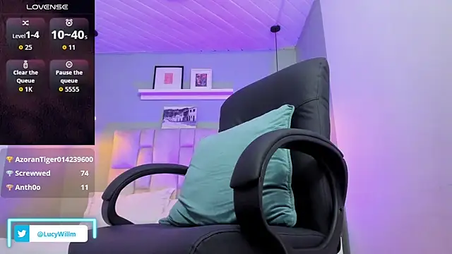 Lucy_Williiams webcam