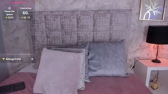 MiaSanders2025 webcam