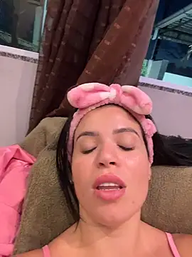 Rafaellaz Live Webcam on Stripchat