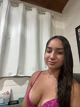 hannahchavess live sex cam