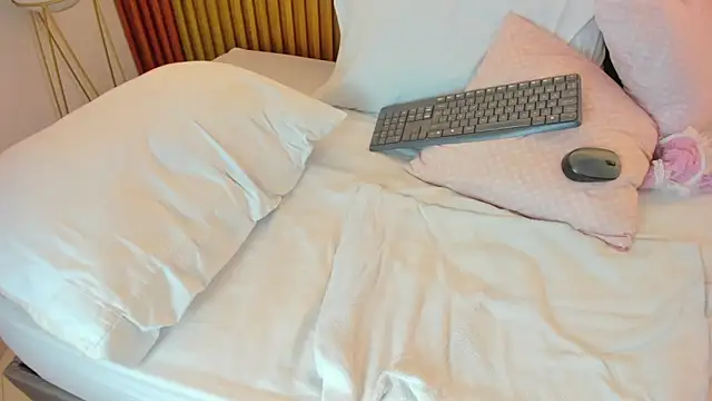 lindaa_natashaa_ webcam