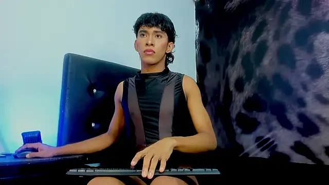 JERO_TEASE_S7S webcam