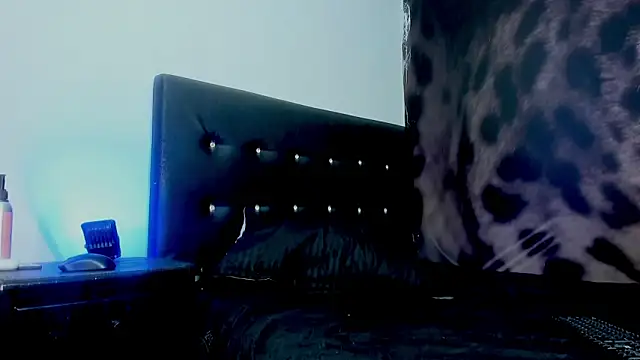 JERO_TEASE_S7S webcam