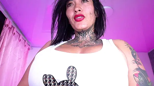 Natasha_boobs_latina webcam