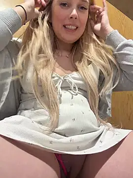 CherryAuroraa webcam