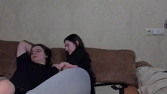 love_lina_muuur - Love_lina_muuur's free webcam - UK Sex Cams