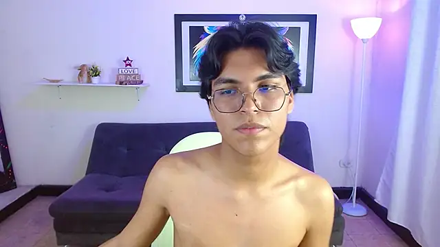 maecum18 - Maecum18's free webcam - UK Sex Cams