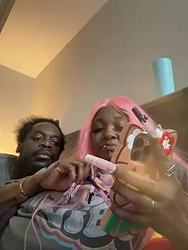 makeherfeelg - Makeherfeelg's free webcam - UK Sex Cams