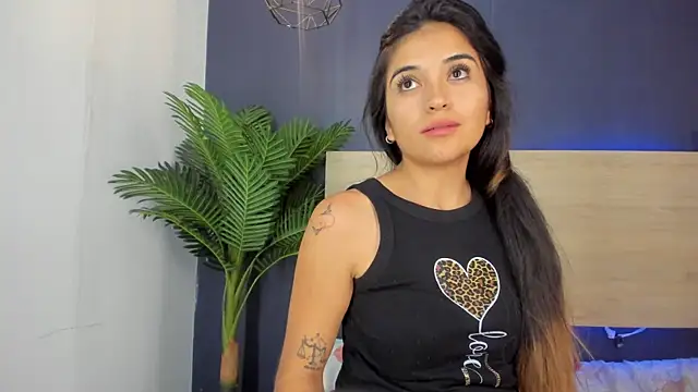 violet_giraldo webcam