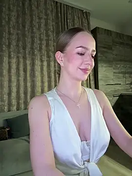 missoyee - MissOyee's free webcam - UK Sex Cams