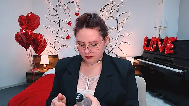 Hennessy_bunny webcam